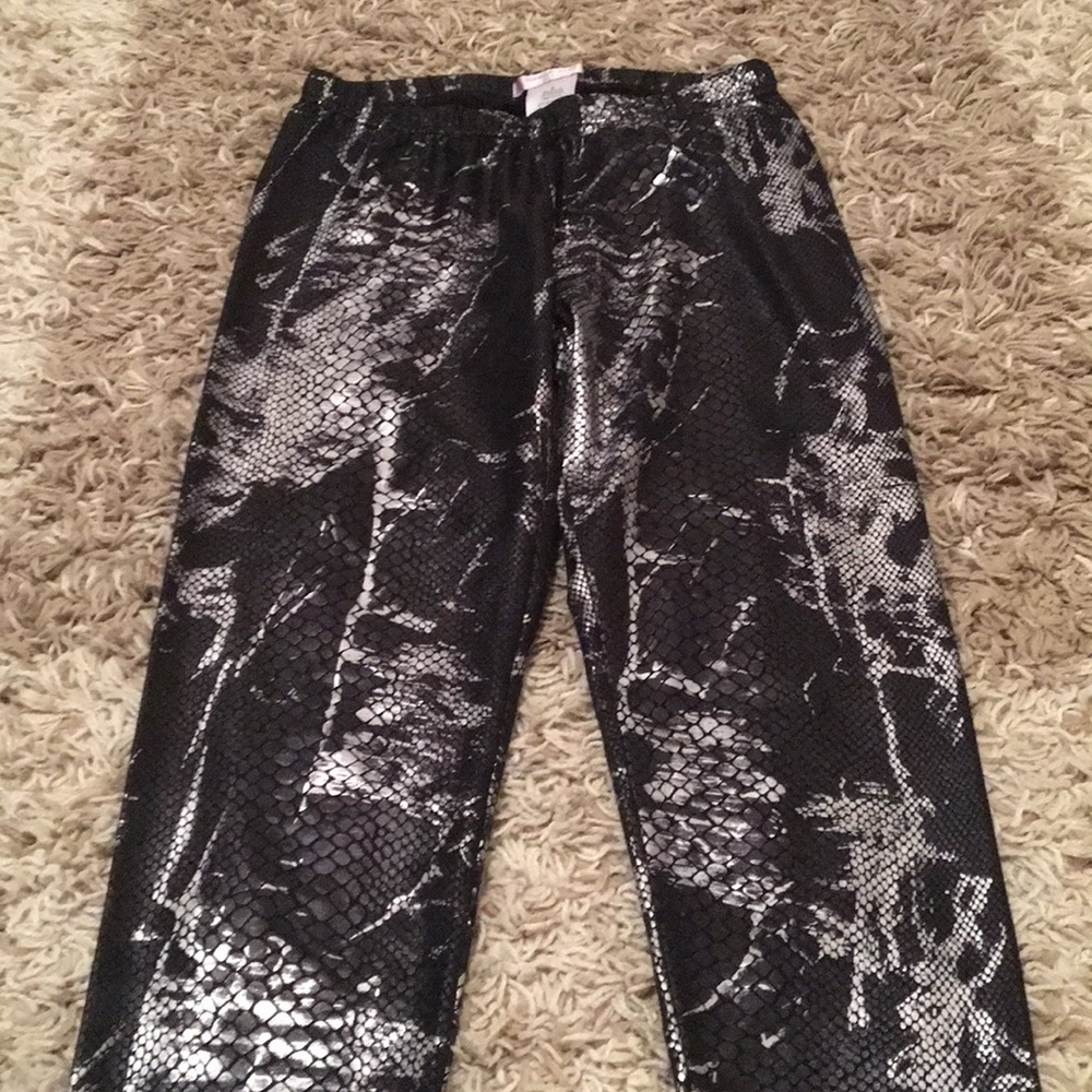 Romeo & Juliet women’s leggings size S snake print